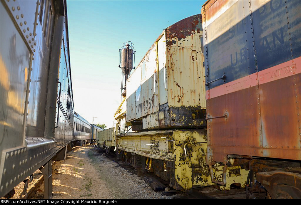 Chicago & North Western 160 Ton Crane and idler flat